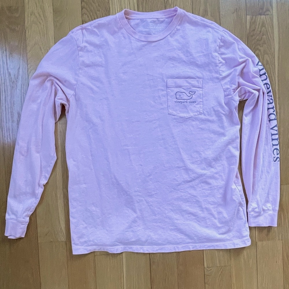 Vineyard Vines Men’s size large pale pink long sleeve t-shirt
